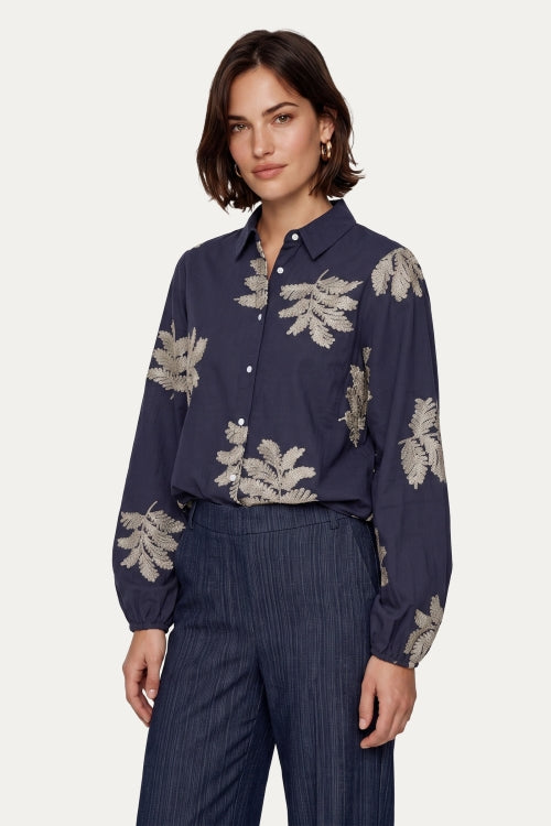 C_Sthelabel-blouse-loreen-marineblauw