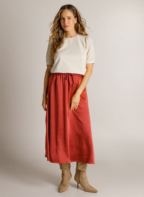 Ivy-beau-dilana-barn-red