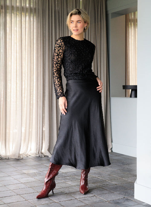 Ivy-beau-rok-asmae-zwart