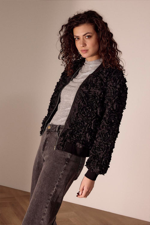 Tramontana-bomber-jacket-3D-flowers-zwart