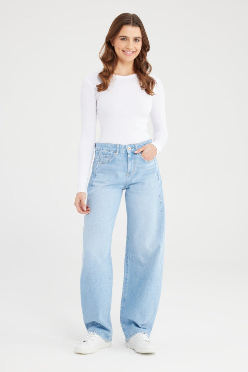 clare-lightblue-coj-jeans