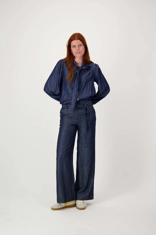 Denim-blouse-met-strik-zuss