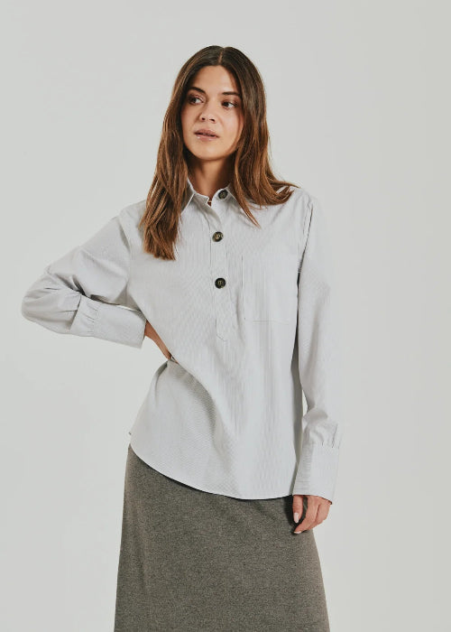 freequent-blouse-flyna-wit