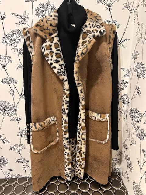 Naif lammy gilet panterprint mouwloos camel