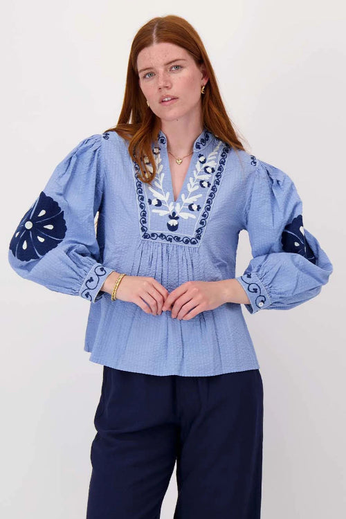 zusss-blouse-met-bloemen-blauw