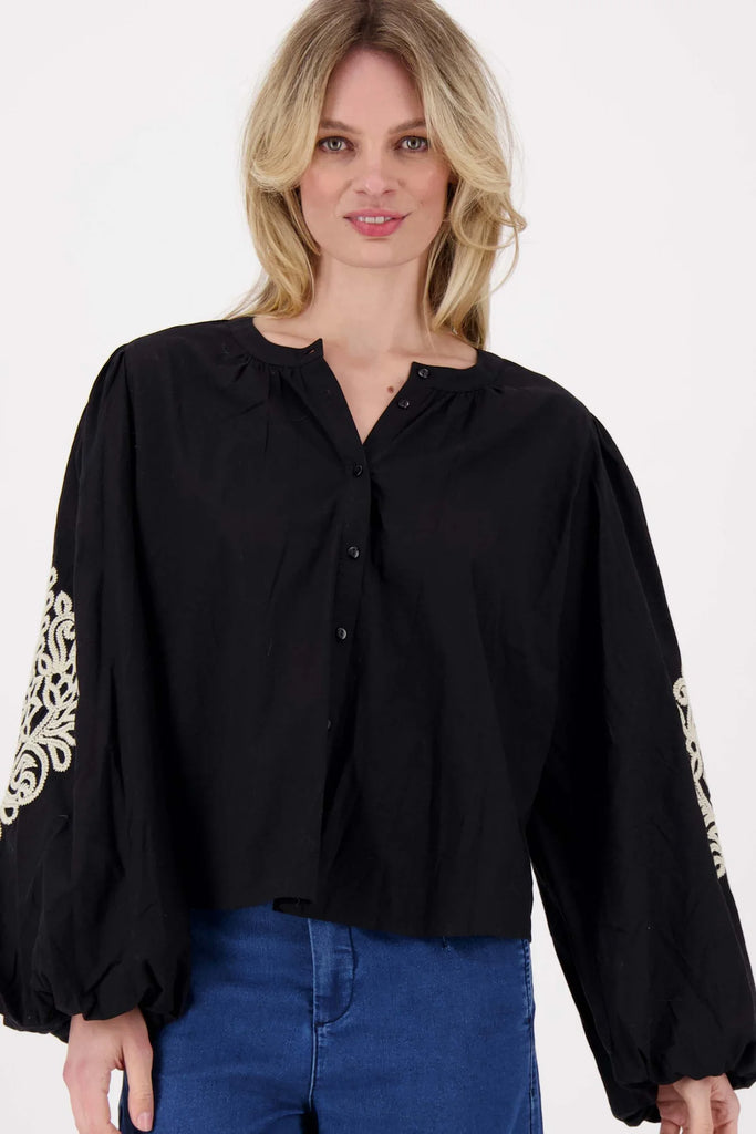zusss-blouse-met-borduur-mouwen