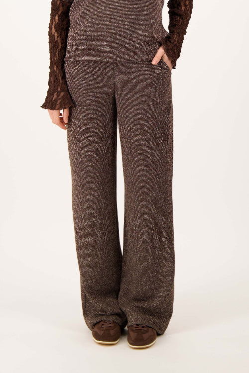 zusss-tweed-stretchbroek-metnaad-bruin